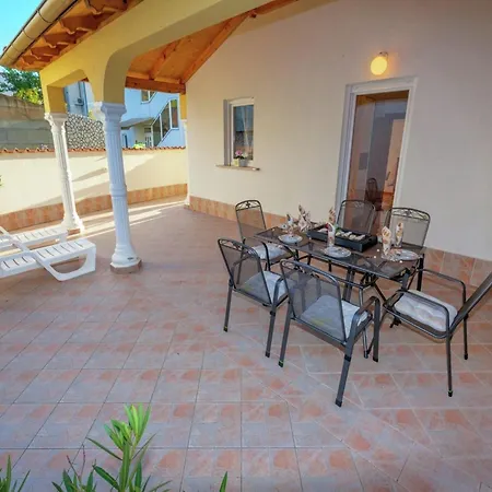 In Croatia Near & Town Centre Appartamento Dramalj