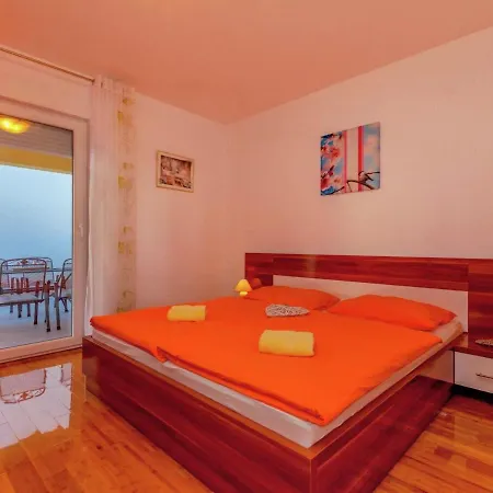 Spacious In With Swimming Pool Apartment Dramalj